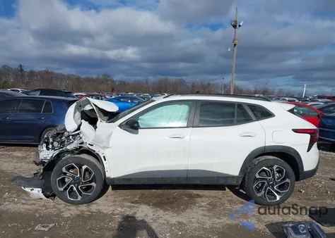 2025 Chevrolet Trax Fwd 2Rs z USA, uszkodzony, nr VIN KL77LJEP5SC077396